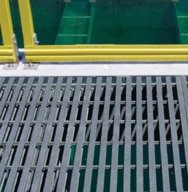 Gray FRP Pultruded Fiberglass Grating with Yellow FRP Kick-plate and Handrails