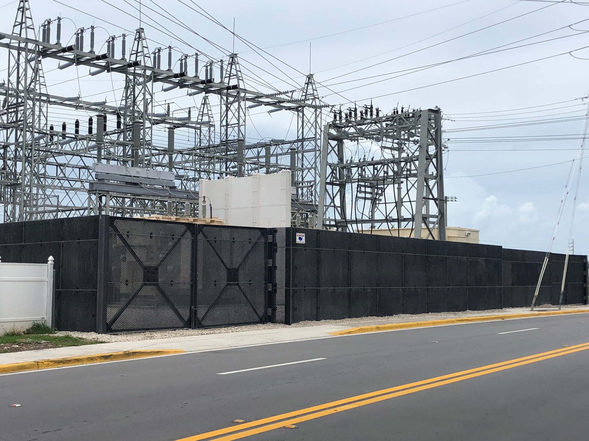 ENC composite fence installation